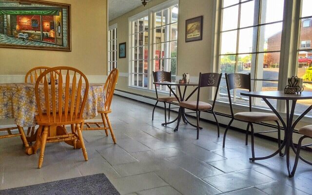 Budget Host East End Hotel in Riverhead