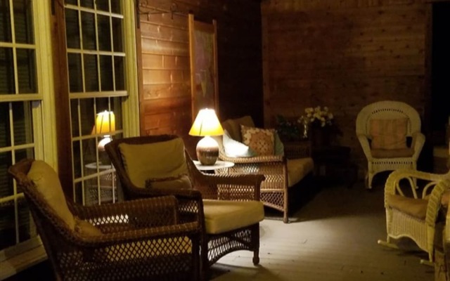 Silly Chickens Lodge B&B