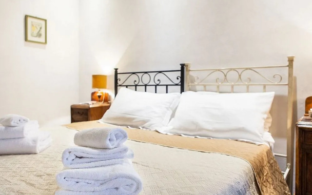 Santa Croce Apartment