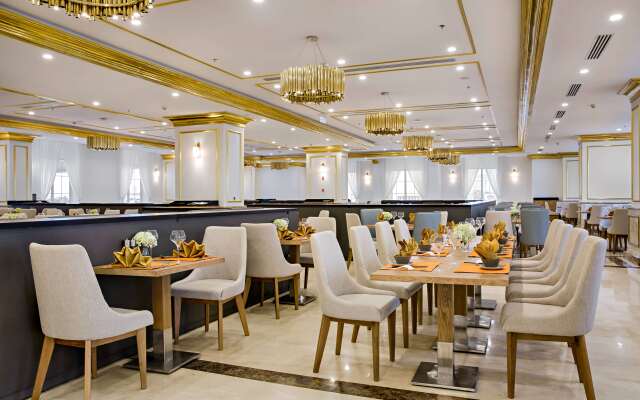Wyndham Danang Golden Bay