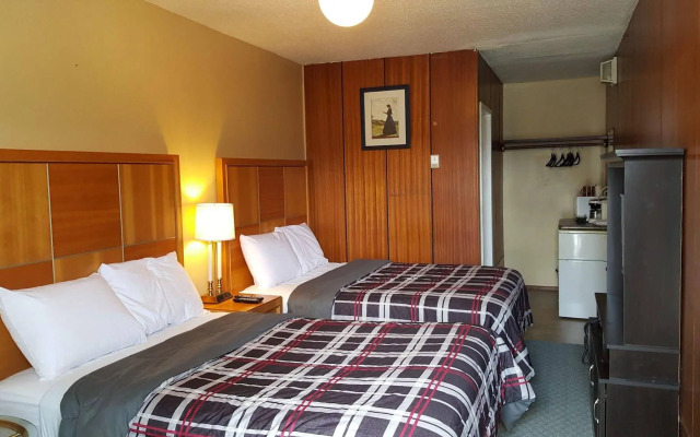 Plaza Motel