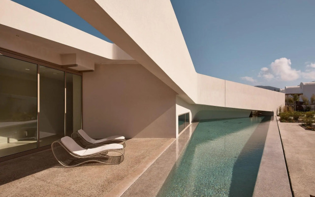 NOŪS Santorini