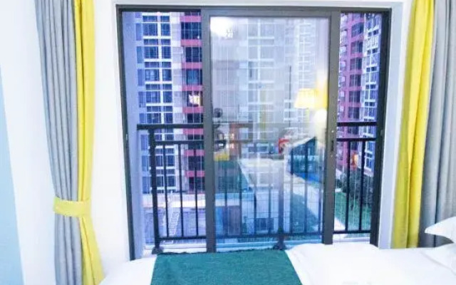 Huileju Apartments (Foshan railway station store)