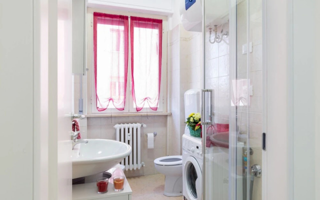 Parma Railway Station Apartment with Garage