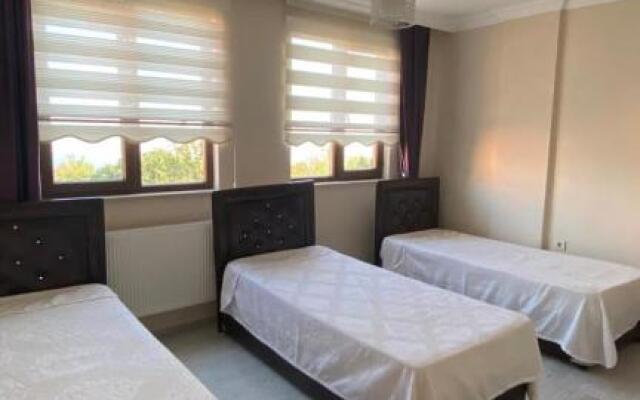 Ai̇port Happy House