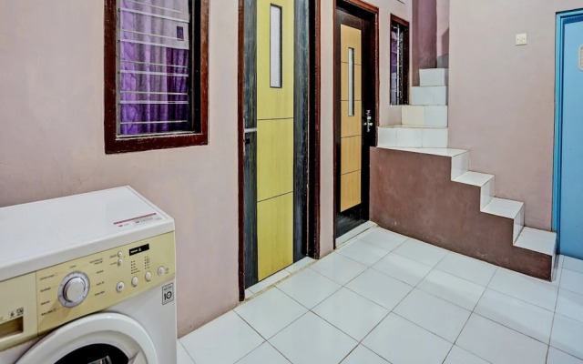 Hotel O Sobat Ijen HomestayNearSungai Prengsengan
