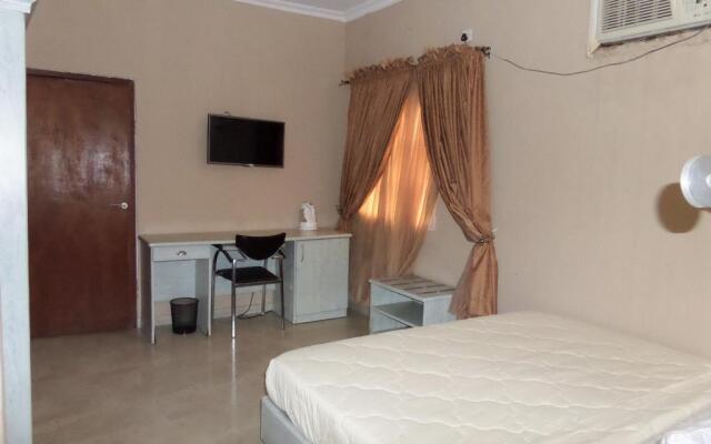 Golden Tulip Lagos Airport Hotel