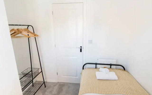 Host Stay Polwell Road
