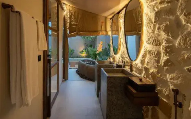 Ubud Mas Glamping Luxury Tent