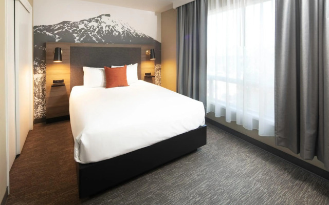 Waypoint Hotel