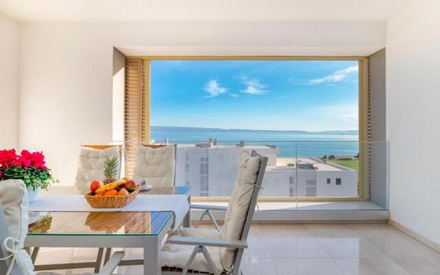 Sea view apartment EMA