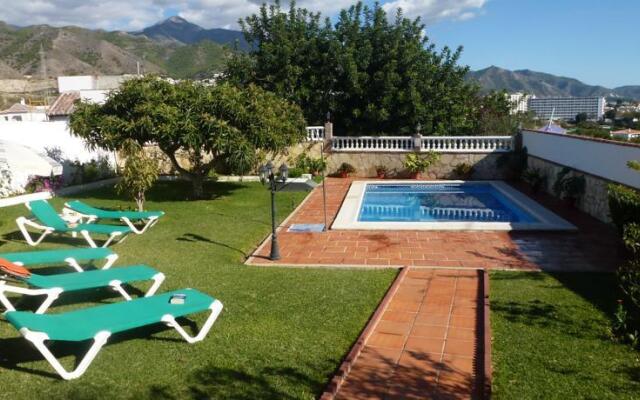Villas Nerjazul - Villa Lola