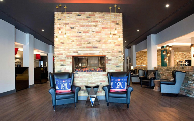 Sandman Signature London Gatwick Hotel