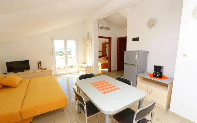 Boris - 150 m from beach - A8(3+1)