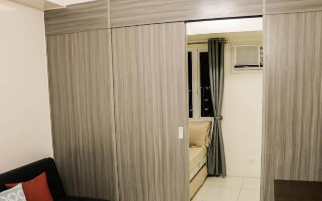 OYO 433 PBYY at Green Residences Condotel