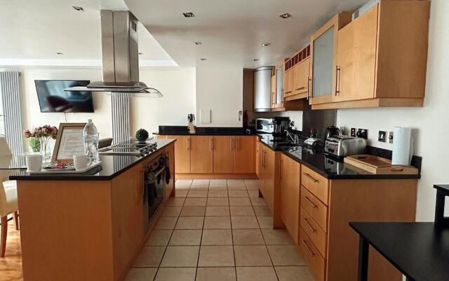 Canary Wharf Apartments