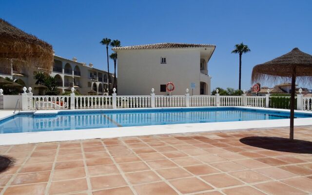 Las Farolas Poolfront in Mijas Costa