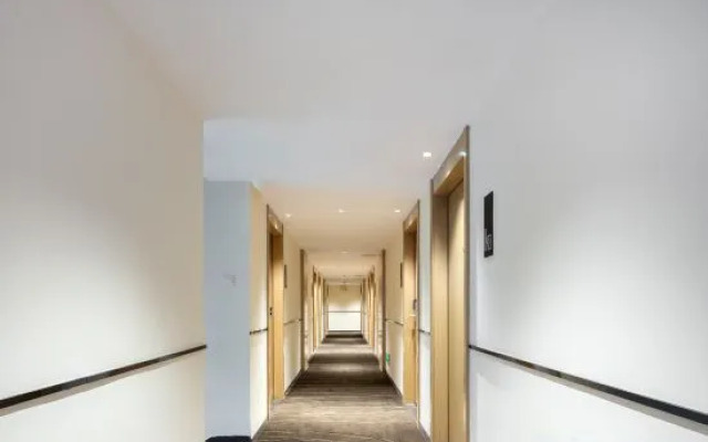 City Comfort Inn