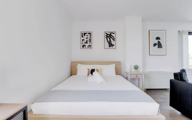 Executive Studio in Clarendon