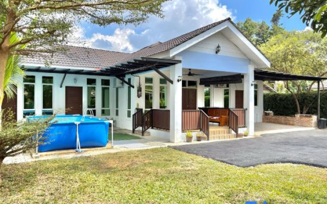 Tepak Nusuk Private Pool Homestay 5 Bedrooms 4 Bathrooms