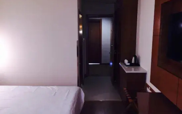 Jingzhi Hotel (Shenyang Beiling Park COFCO Plaza)
