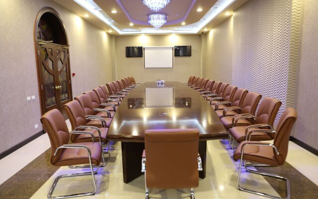 New Nairi Hotel