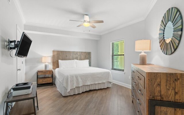 Phoenix on the Bay 1228