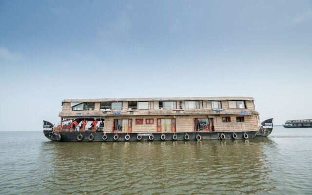 OYO 23482 Sht Symphony Premium Sharing Houseboat