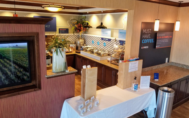 Holiday Inn Express Hotel & Suites Paducah West by IHG