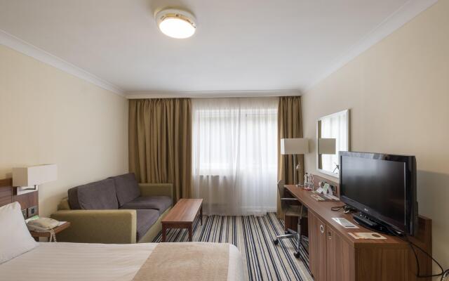 Holiday Inn Swindon by IHG