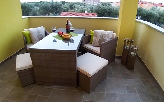 Beautiful Home in Peroj With 6 Bedrooms, Outdoor Swimming Pool and Wifi