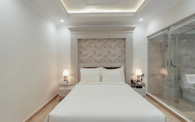 Skylight Hotel