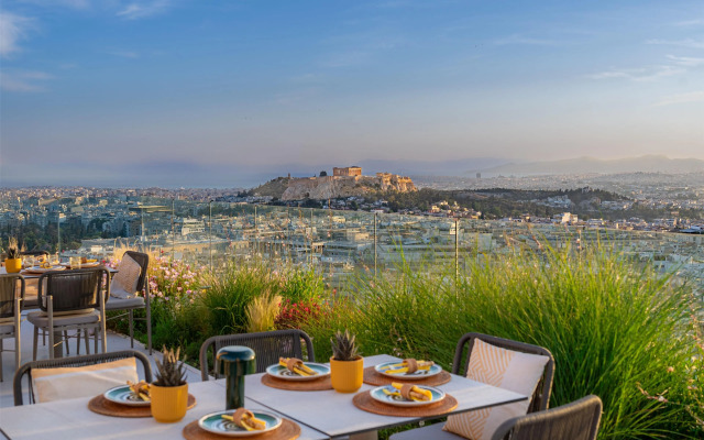 St. George Lycabettus Lifestyle Hotel