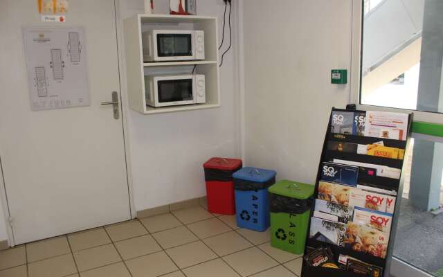 Hotel Première Classe Saint Quentin En Yvelines - Elancourt