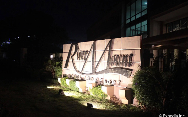 Rivermount Hotel And Resort