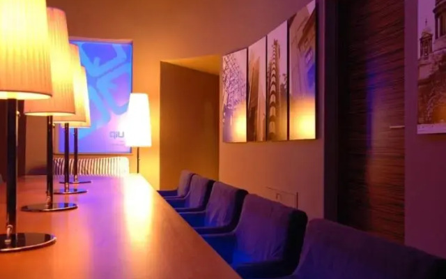 Qiu Hotel Rooms