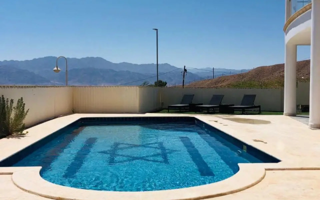 Private Pool, 3Br Garden Apartment, Aquarelle