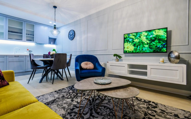 DiVine Luxury Apartment Purple