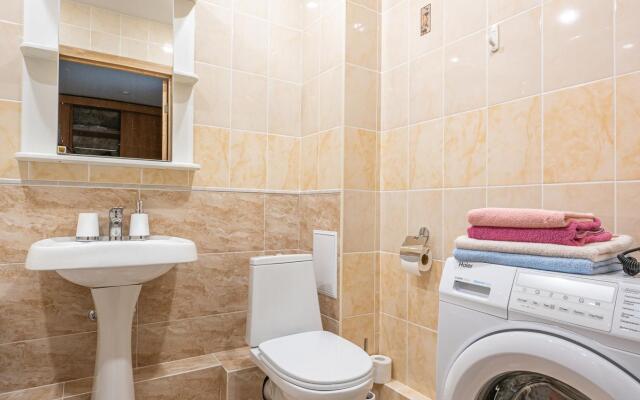 Сон и душ на Щорса