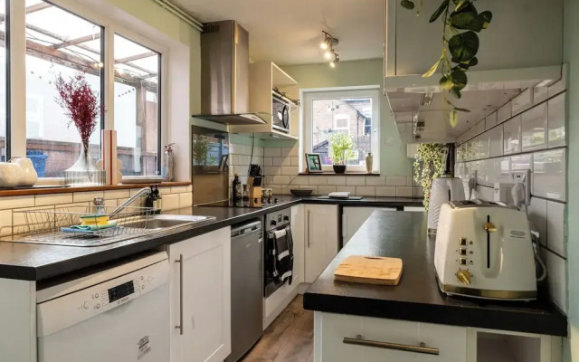 Lowell Street - Cosy 2 BD in Worcester