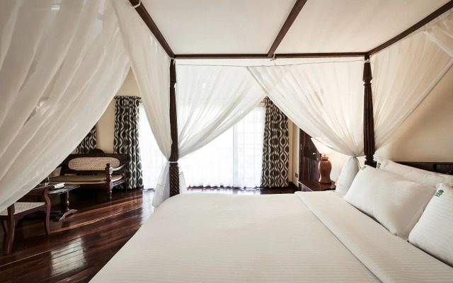 Safari Park Hotel And Casino