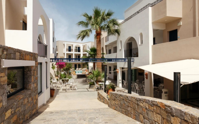 Nami Hotel & Suites