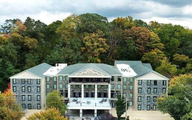 Niagara Crossing Hotel & Spa