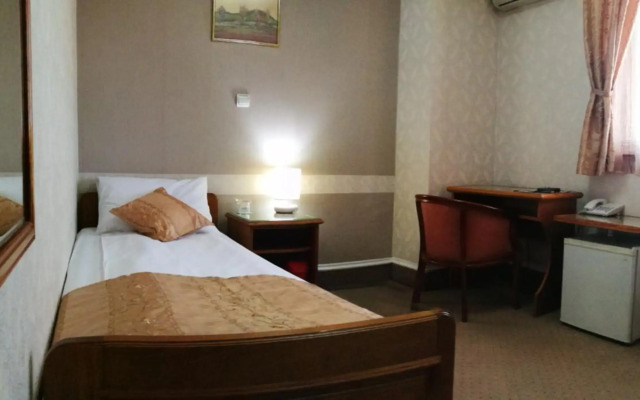 Hotel Lav