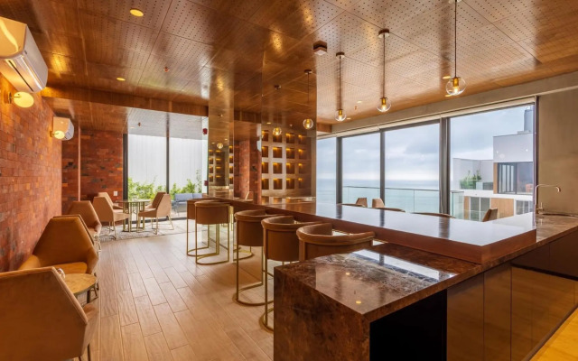 Monochromatic 1BR in Lovely Barranco