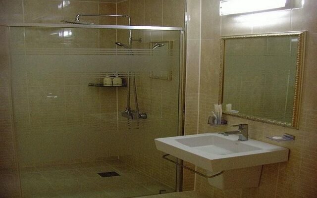 Midas Tourist Hotel