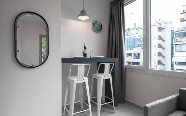 Wall Street Apartments, The Luxury Suites