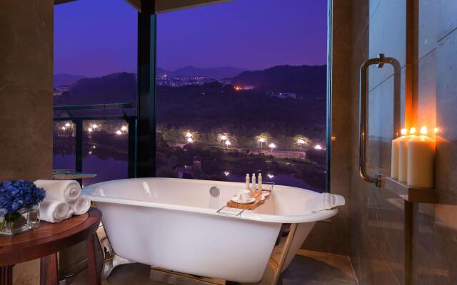 DoubleTree by Hilton Guangzhou Science City-Free Shuttle Bus Service During Canton Fair Period