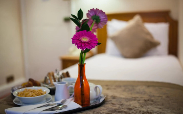 Warren Lodge Hotel