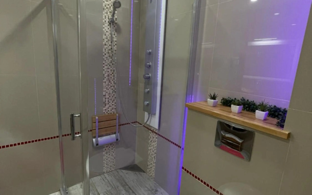 VOYAGE CUBIC Adults Only